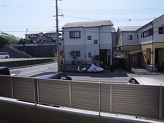 y]z@