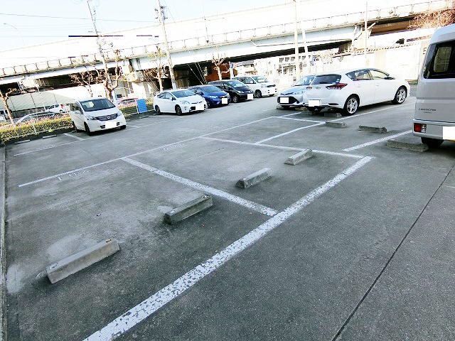 【駐車場】　