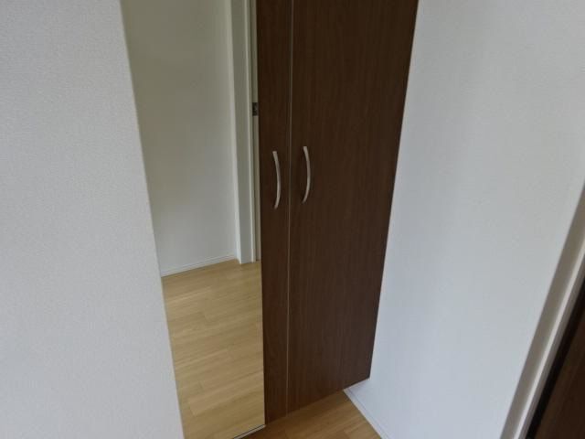 y[z@