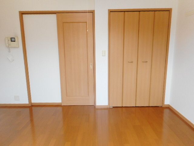 y̑EXy[Xz@