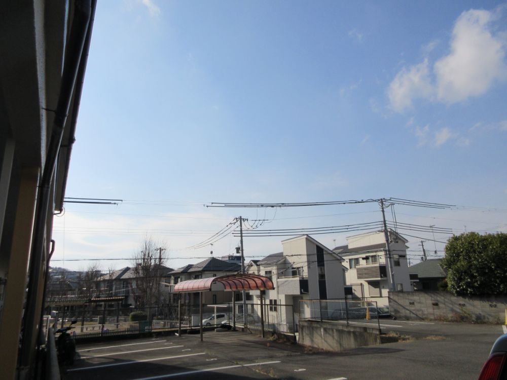 y]z@