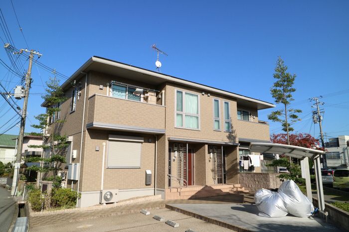 ���Ɍ��O�؎s�΂��u�����P�̃n�C�c�̌����O��