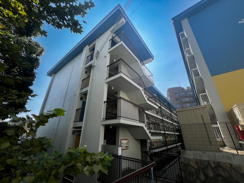 ���Ɍ��_�ˎs�k��闖�䐼��1���ڂ̃}���V�����̌����O��