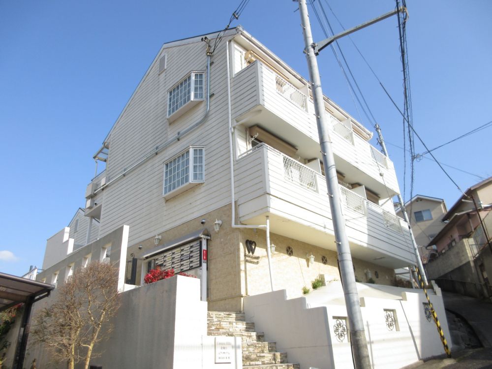 ���Ɍ��_�ˎs�k��闖�䓌��5���ڂ̃A�p�[�g�̌����O��