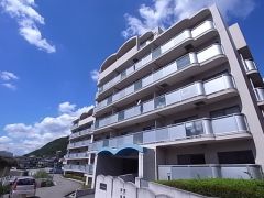 ���Ɍ��_�ˎs�k��J�㐼���̃}���V�����̌����O��