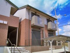 ���Ɍ��_�ˎs����O�J�쒬�P���ڂ̃n�C�c�̌����O��