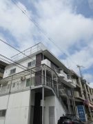 ���Ɍ��_�ˎs�k��ԎR��̃}���V�����̌����O��