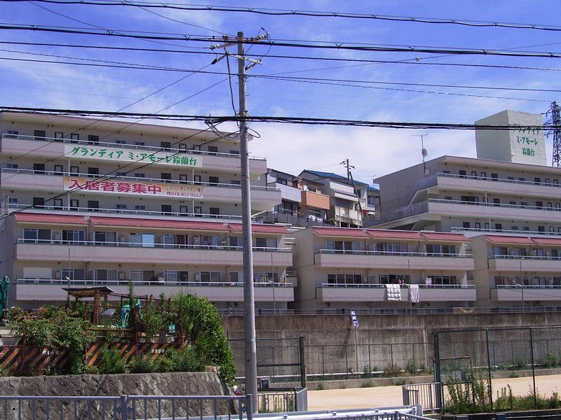 ���Ɍ��_�ˎs�k��闖��k��3���ڂ̃}���V�����̌����O��