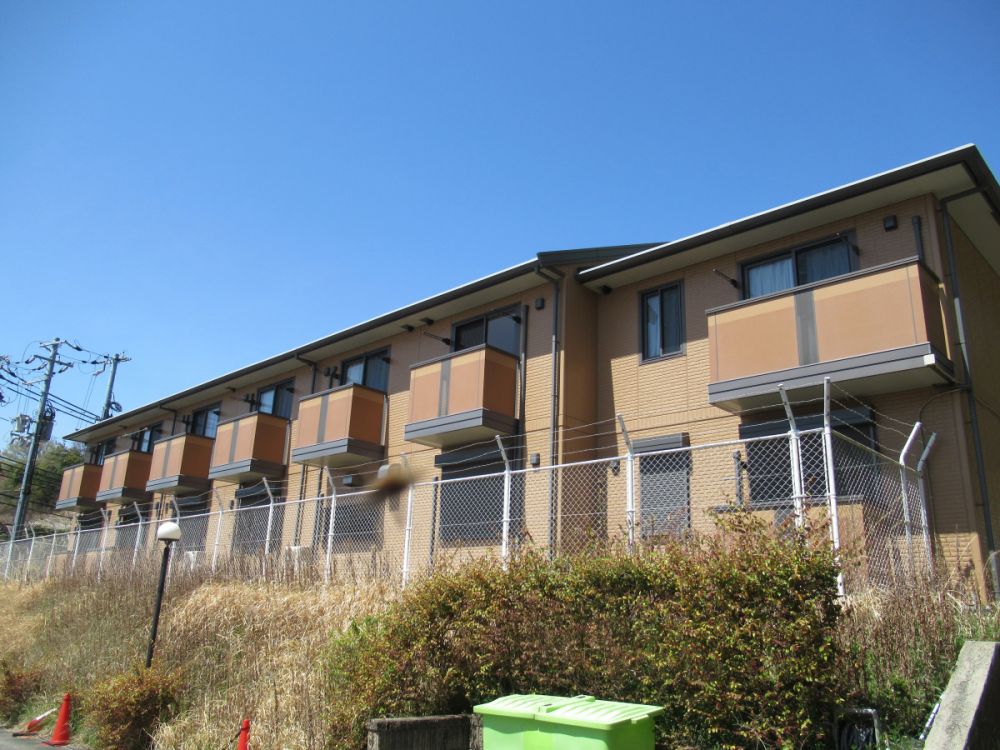 ���Ɍ��_�ˎs�k��R�c���������ˌ��J�̃A�p�[�g�̌����O��