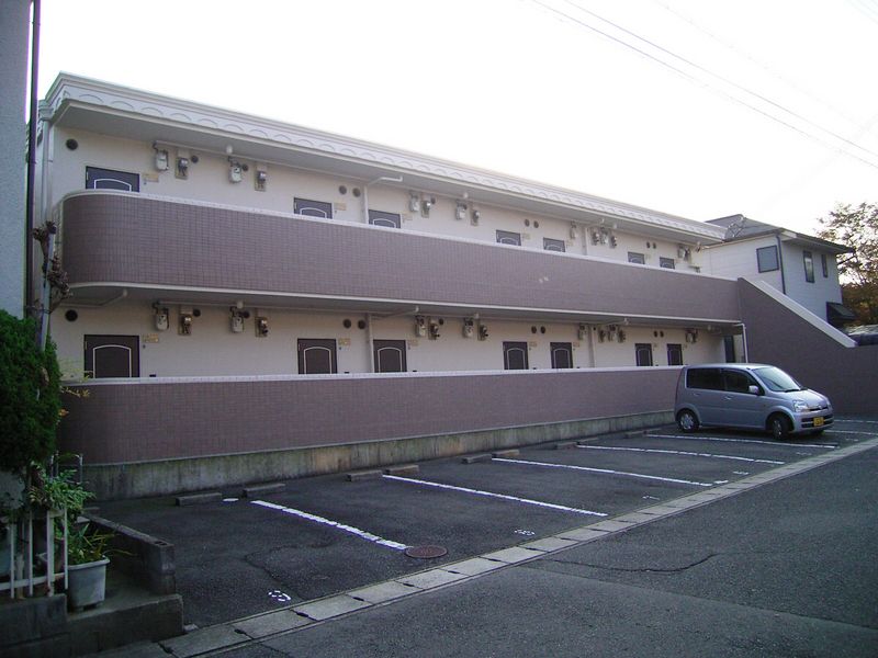 ���Ɍ��_�ˎs����r��2���ڂ̃}���V�����̌����O��