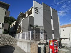 ���Ɍ��_�ˎs����O�J�쒬�P���ڂ̃A�p�[�g�̌����O��