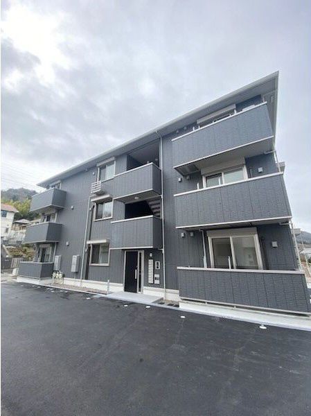 ���Ɍ��_�ˎs�k��J��쒬�̃}���V�����̌����O��