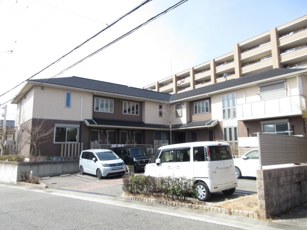 ���Ɍ��_�ˎs�k��闖�䐼��2���ڂ̃A�p�[�g�̌����O��