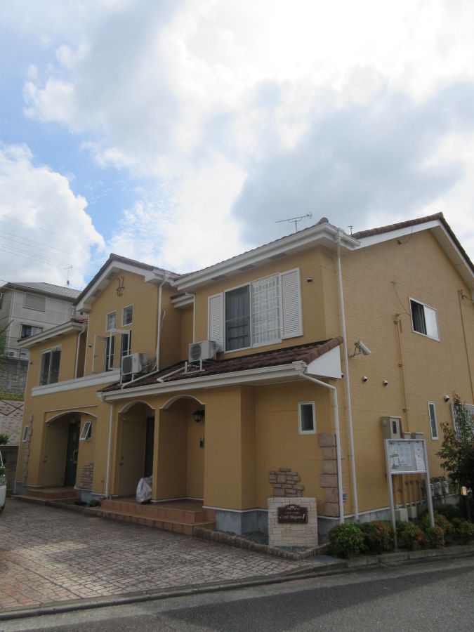 ���Ɍ��_�ˎs�k��J�㓌���̃A�p�[�g�̌����O��