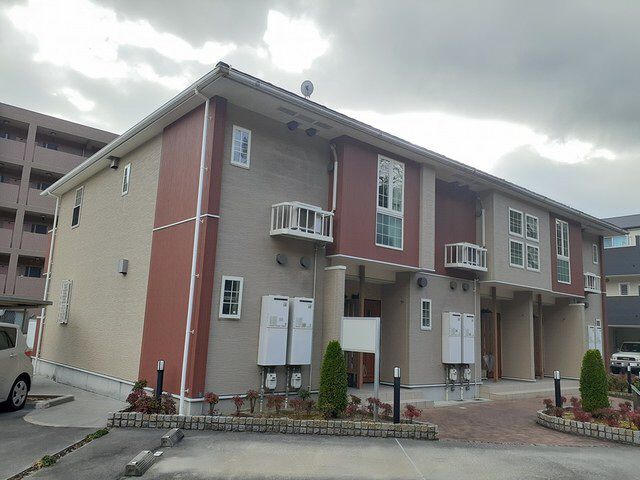 ���Ɍ��_�ˎs�k��J�㓌���̃A�p�[�g�̌����O��