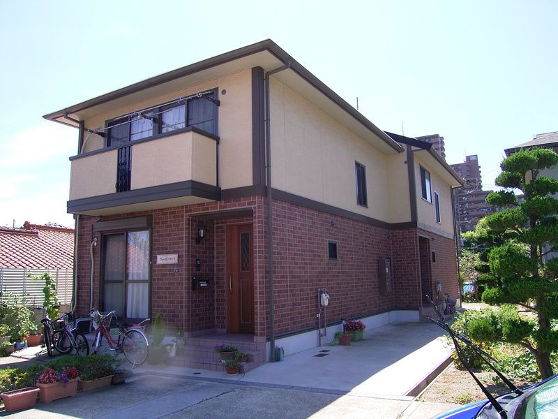 ���Ɍ��_�ˎs�k��闖�䐼��6���ڂ̃e���X�n�E�X�̌����O��