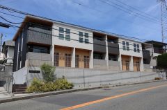 ���Ɍ��_�ˎs�k���e��̃A�p�[�g�̌����O��