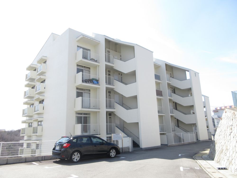 ���Ɍ��_�ˎs�k����2���ڂ̃}���V�����̌����O��