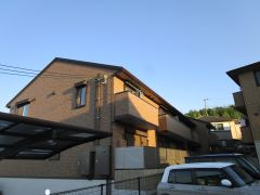 ���Ɍ��O�؎s�h���̃A�p�[�g�̌����O��