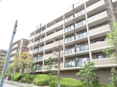 ���Ɍ��_�ˎs�k��j��3���ڂ̃}���V�����̌����O��