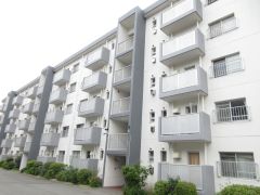 ���Ɍ��_�ˎs�k����2���ڂ̃}���V�����̌����O��