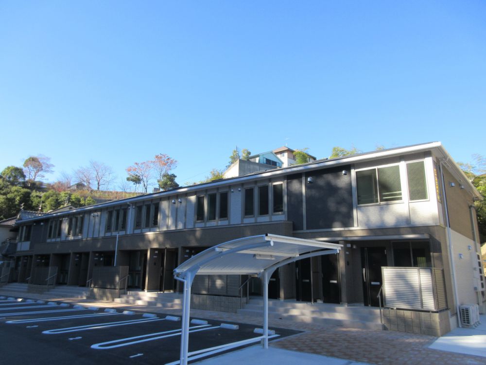 ���Ɍ��_�ˎs�k��闖�䐼��4���ڂ̃A�p�[�g�̌����O��