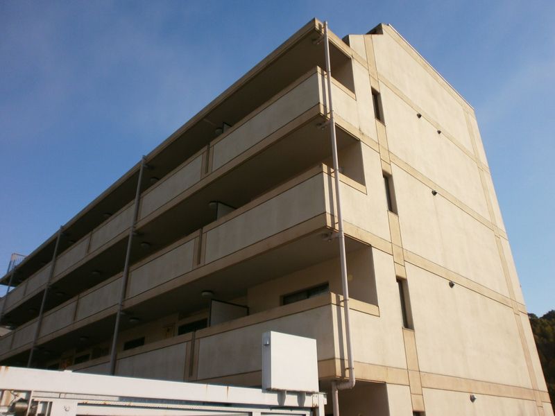 ���Ɍ��_�ˎs�����於�J���̃}���V�����̌����O��