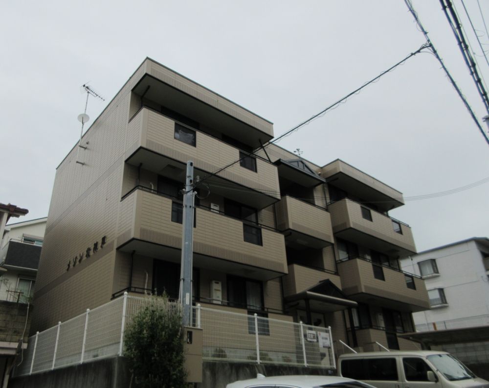 ���Ɍ��_�ˎs�k��闖��k��5���ڂ̃A�p�[�g�̌����O��