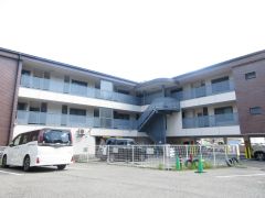 ���Ɍ��_�ˎs�k��J�㐼���̃}���V�����̌����O��