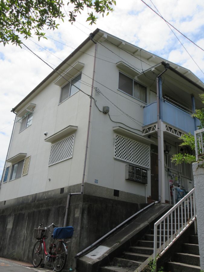 ���Ɍ��_�ˎs�k��Β�5���ڂ̃A�p�[�g�̌����O��