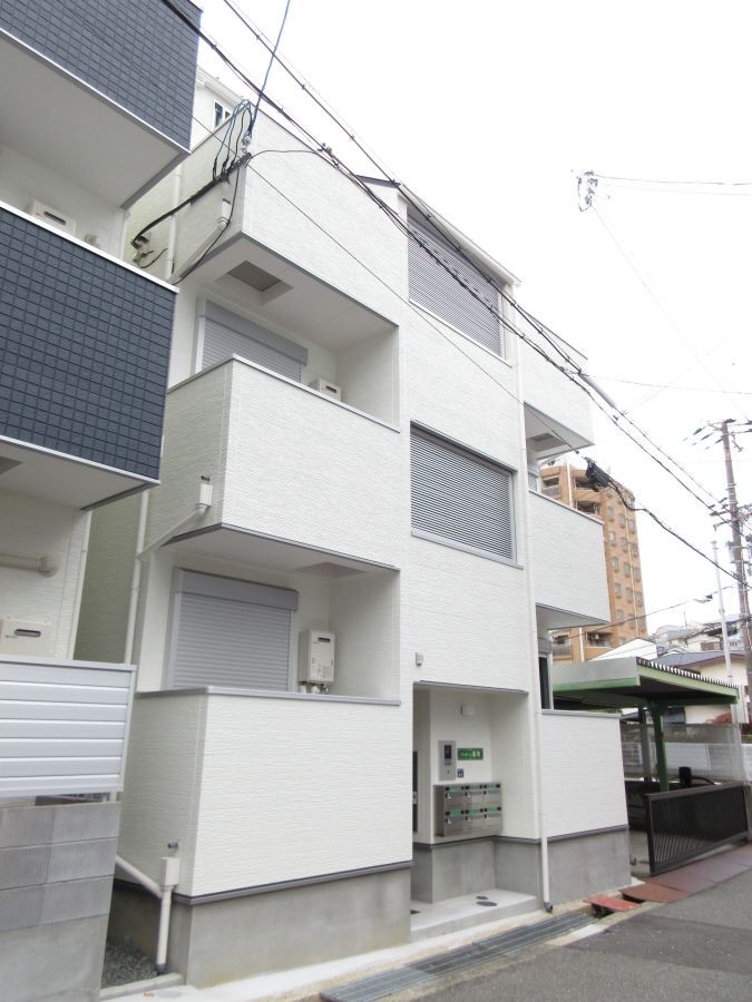 ���Ɍ��_�ˎs�k��闖�䓌��1���ڂ̃A�p�[�g�̌����O��