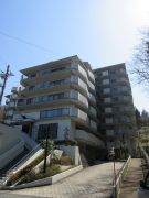 ���Ɍ��_�ˎs�k��匴1���ڂ̃}���V�����̌����O��