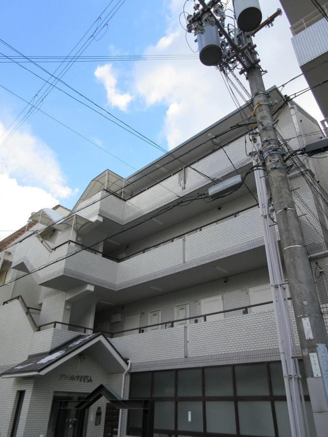 ���Ɍ��_�ˎs�k��闖�䓌��1���ڂ̃}���V�����̌����O��