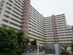 ���Ɍ��_�ˎs����䐁�䐼��1���ڂ̃}���V�����̌����O��