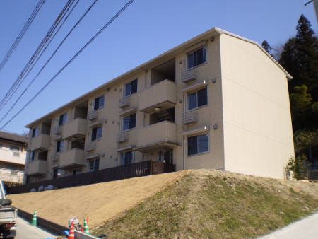 ���Ɍ��_�ˎs�k��J��쒬�̃A�p�[�g�̌����O��