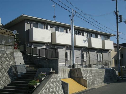 ���Ɍ��_�ˎs����O�J�쒬�P���ڂ̃A�p�[�g�̌����O��