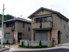 ���Ɍ��_�ˎs�k��J��쒬�̃e���X�n�E�X�̌����O��