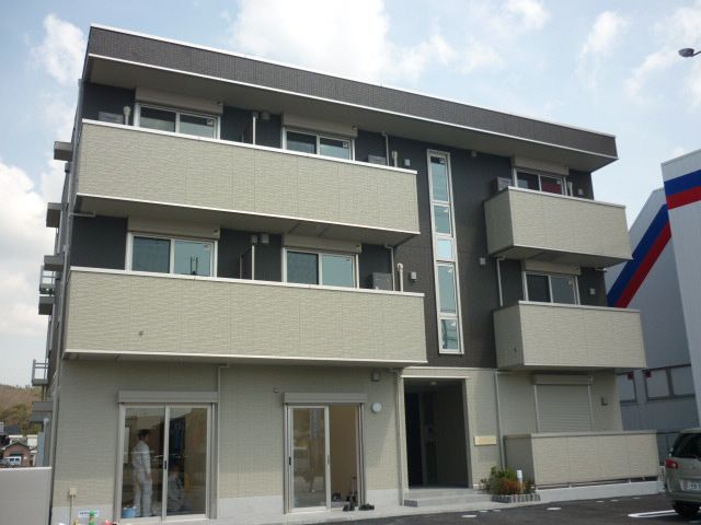 ���Ɍ��O�؎s�呺�̃A�p�[�g�̌����O��