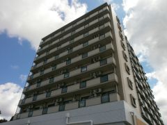 ���Ɍ��_�ˎs�����摽�����������R�̃}���V�����̌����O��