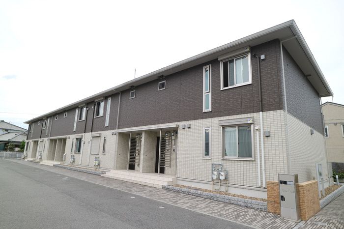 ���Ɍ��O�؎s�����̃A�p�[�g�̌����O��